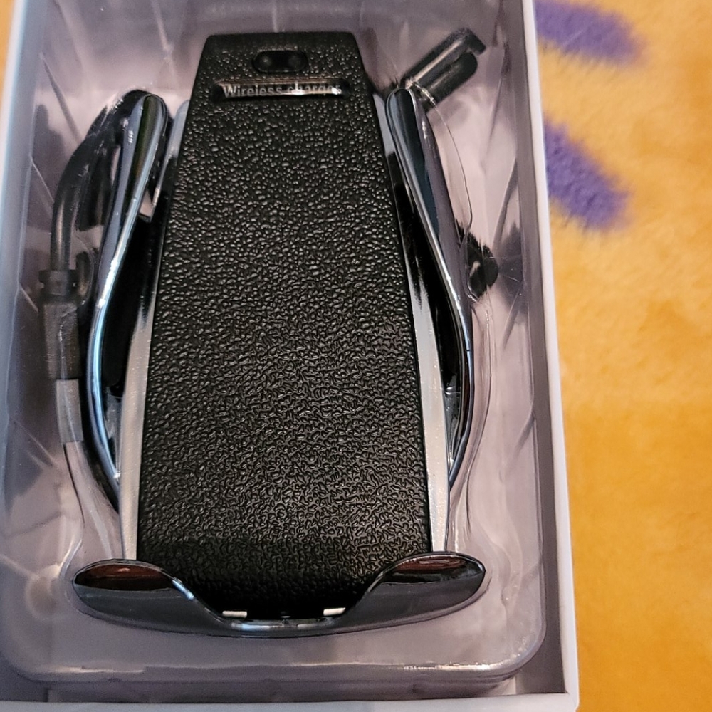 Smart Sensor Car Wireless Charger - Picture 2 of 2